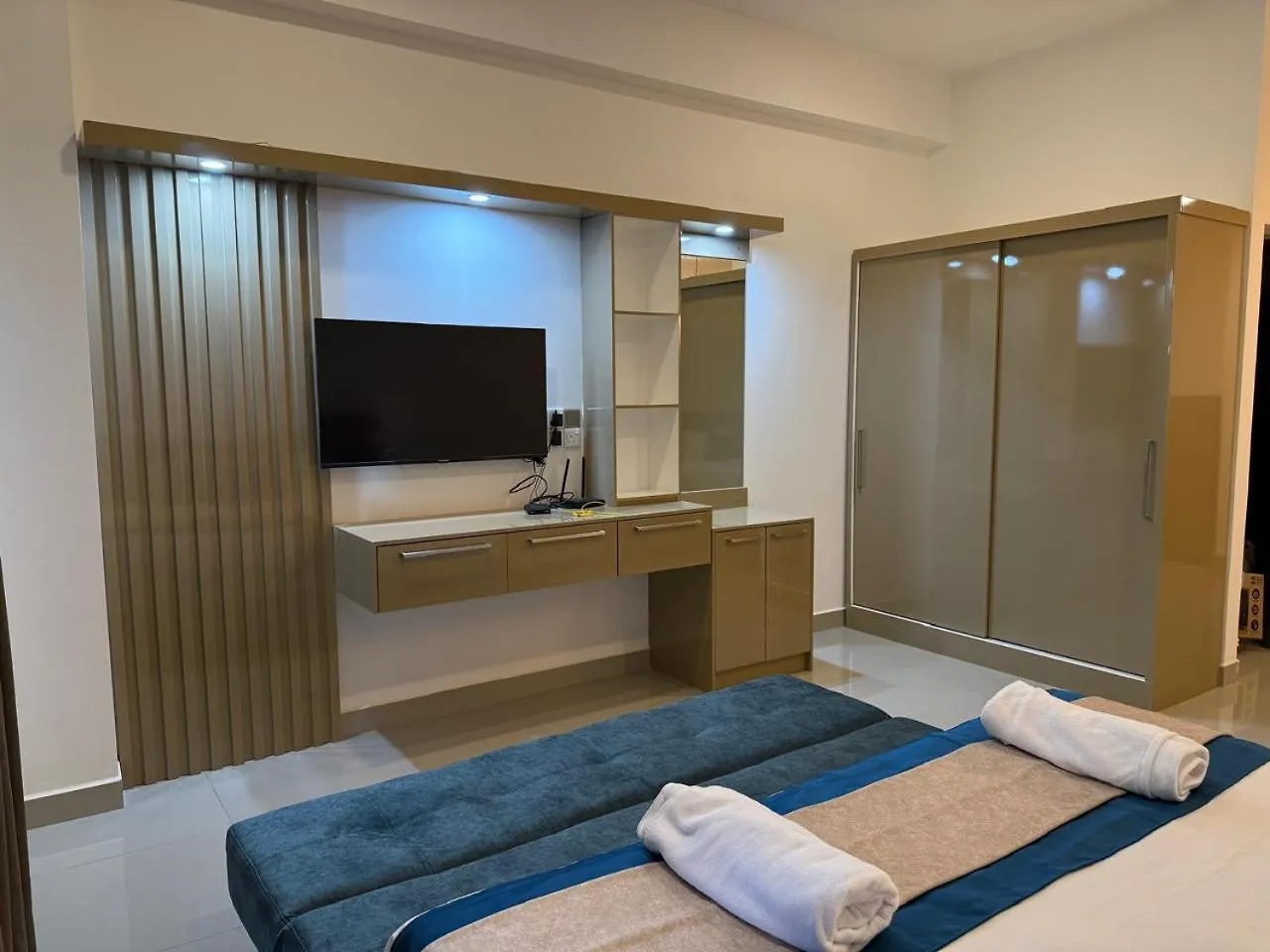 Ocean Breeze Negombo - Alandra Apartment