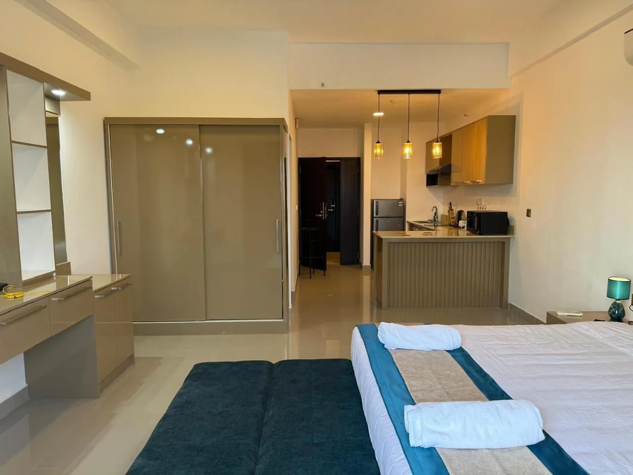 Ocean Breeze Negombo - Alandra Apartment 0*,  Sri Lanka